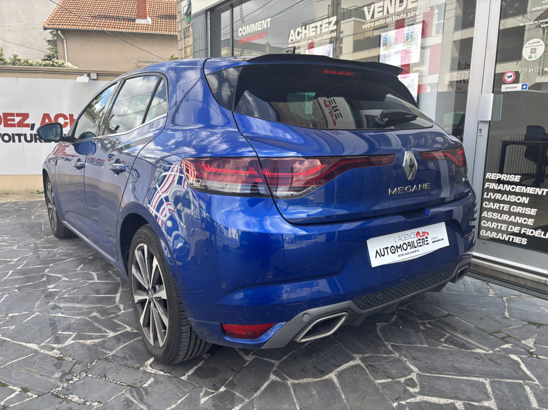 Renault Megane — 3