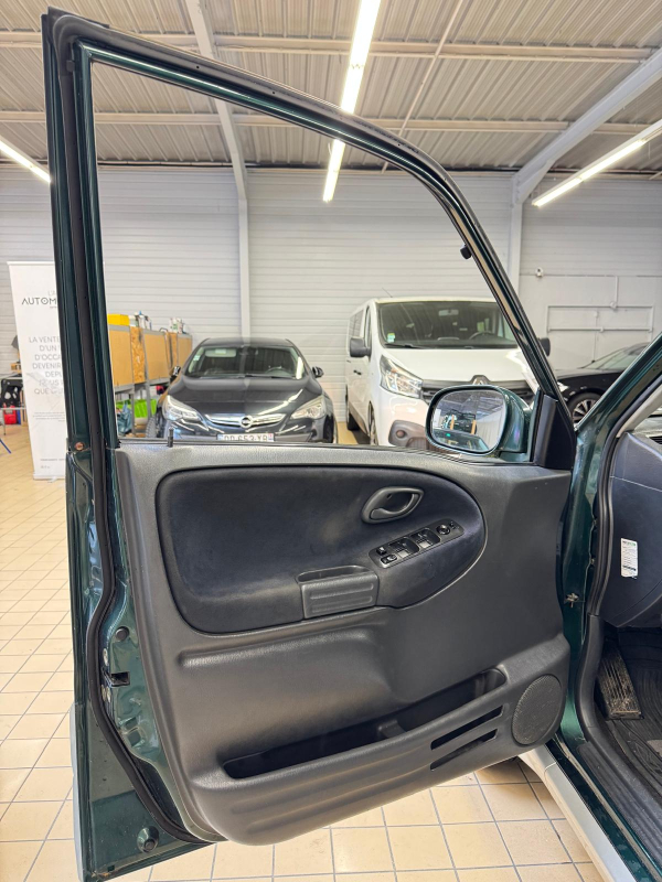 Suzuki Grand Vitara — 24