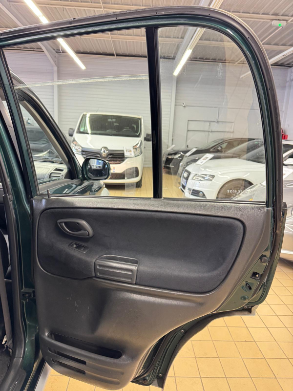 Suzuki Grand Vitara — 26