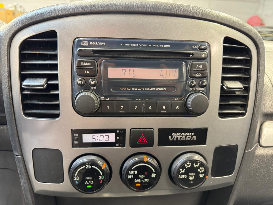Suzuki Grand Vitara — 14