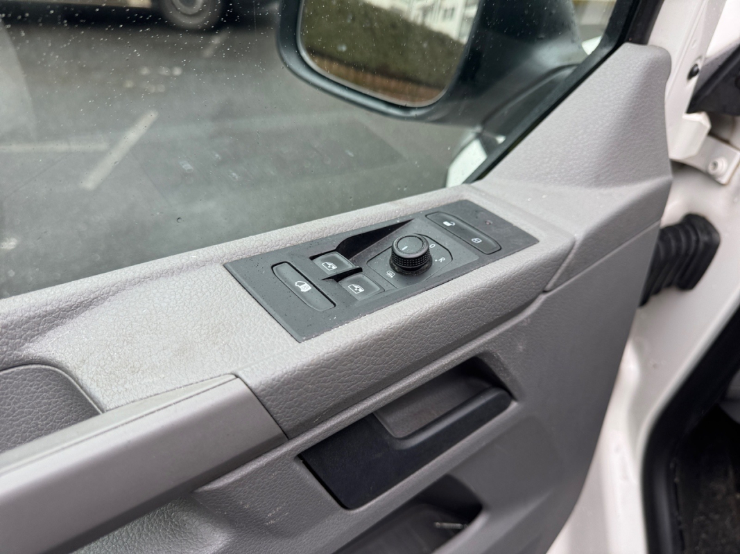 Volkswagen Transporter — 13