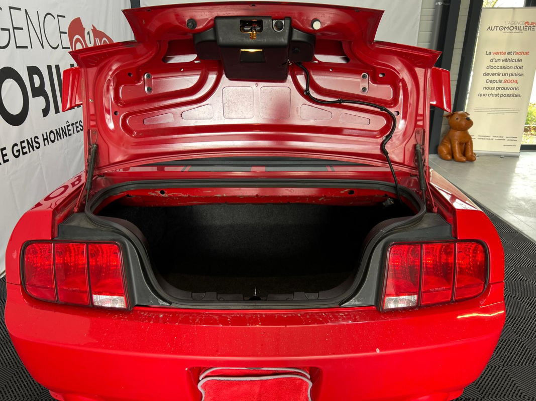 Ford Mustang Convertible — 22