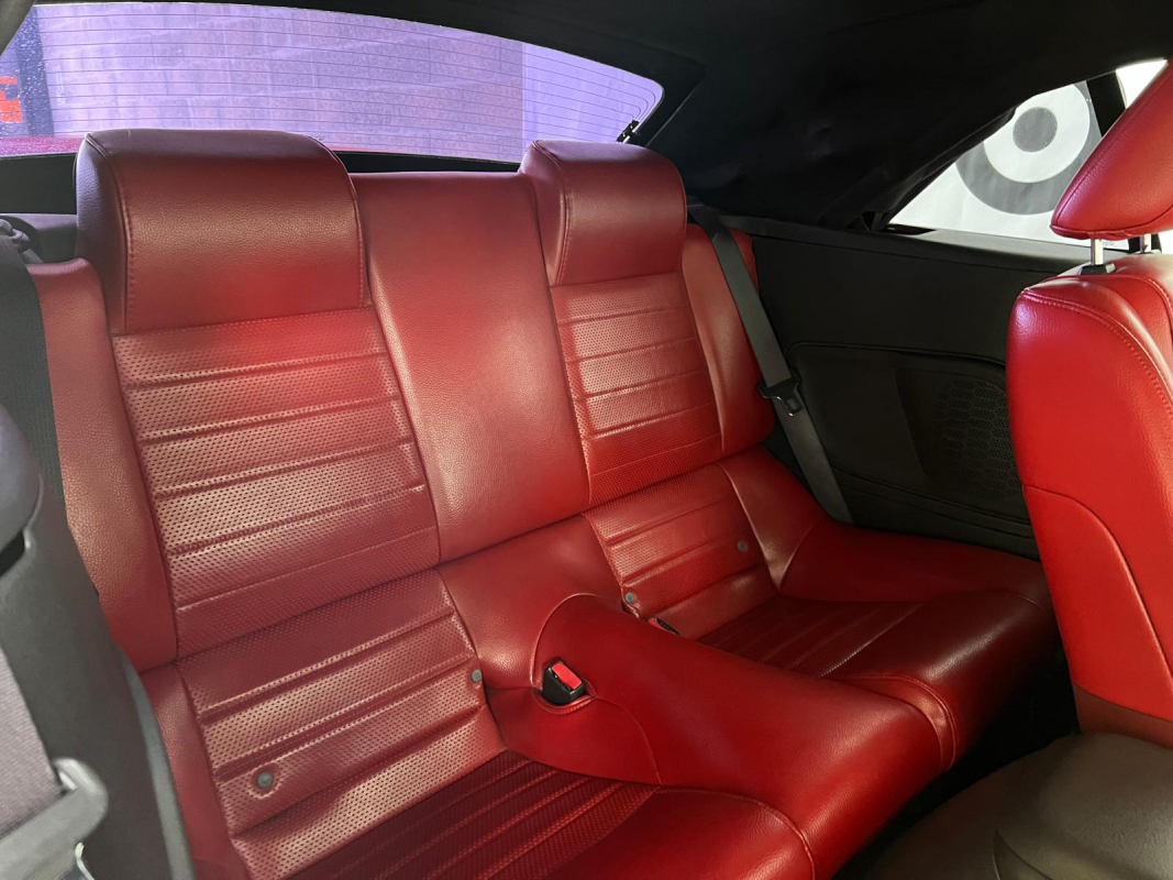 Ford Mustang Convertible — 21