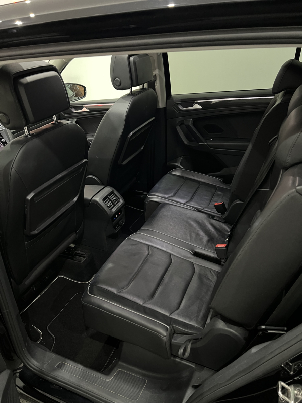Volkswagen Tiguan Allspace — 17