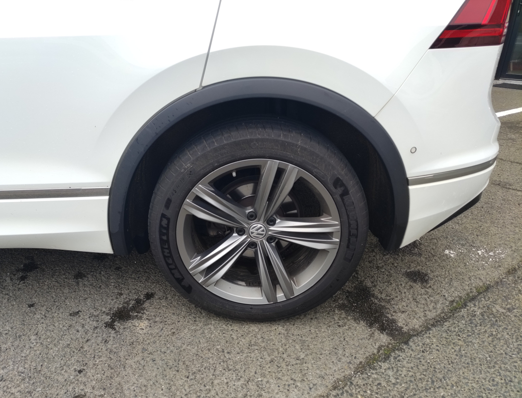 Volkswagen Tiguan — 32