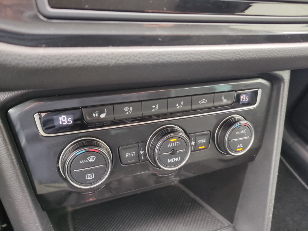 Volkswagen Tiguan — 18