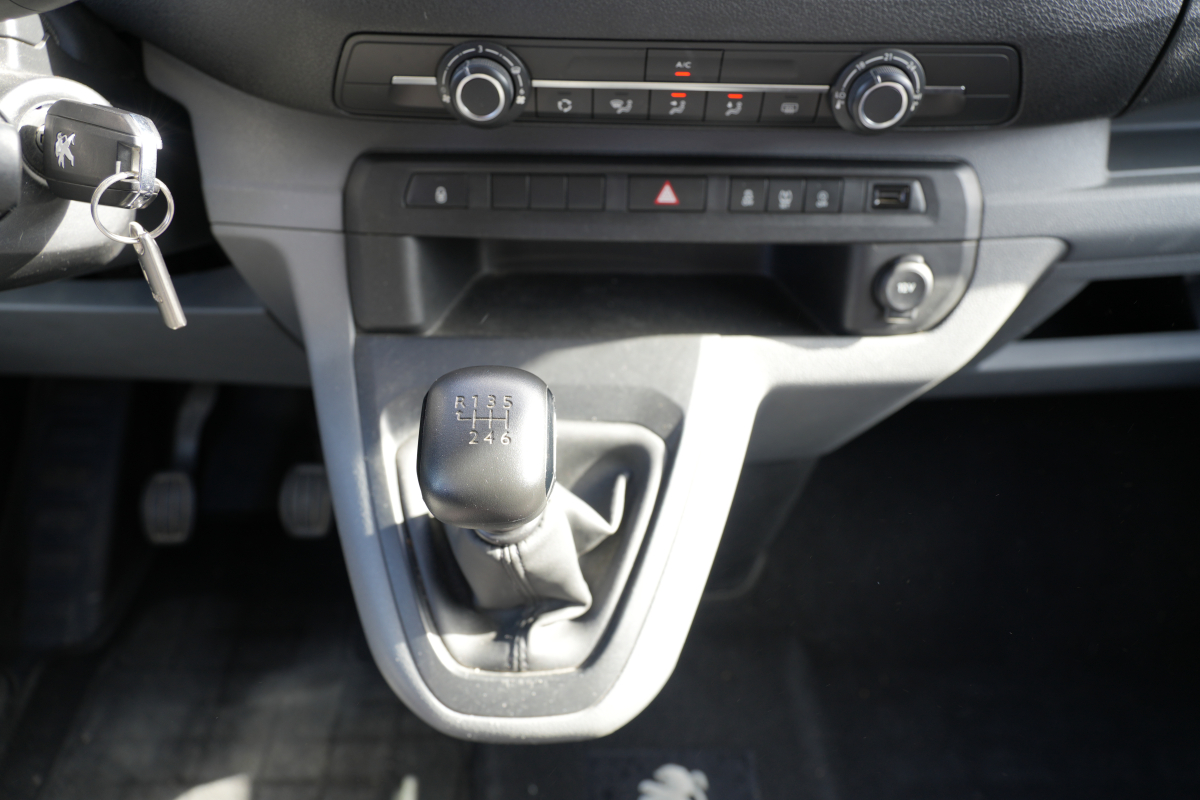 Peugeot Expert — 21