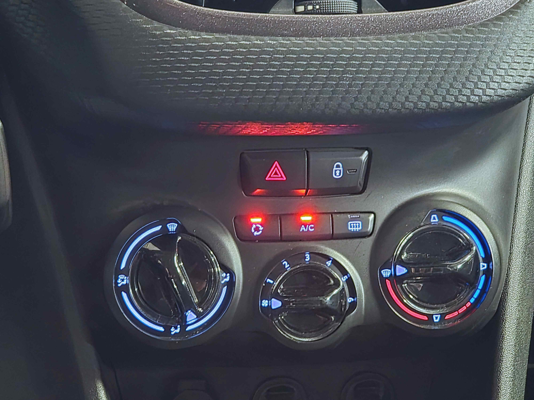 Peugeot 2008 — 23