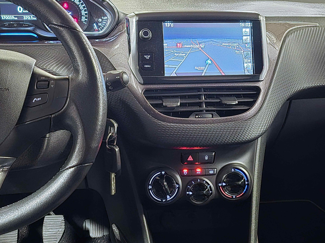 Peugeot 2008 — 20