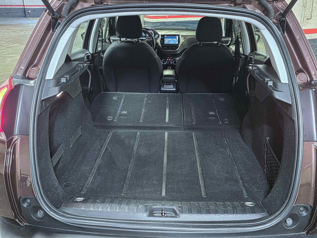 Peugeot 2008 — 10