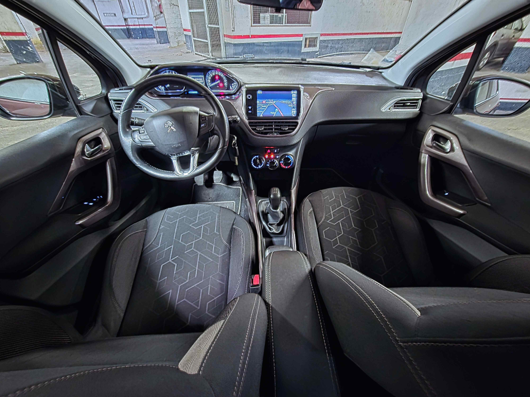 Peugeot 2008 — 24