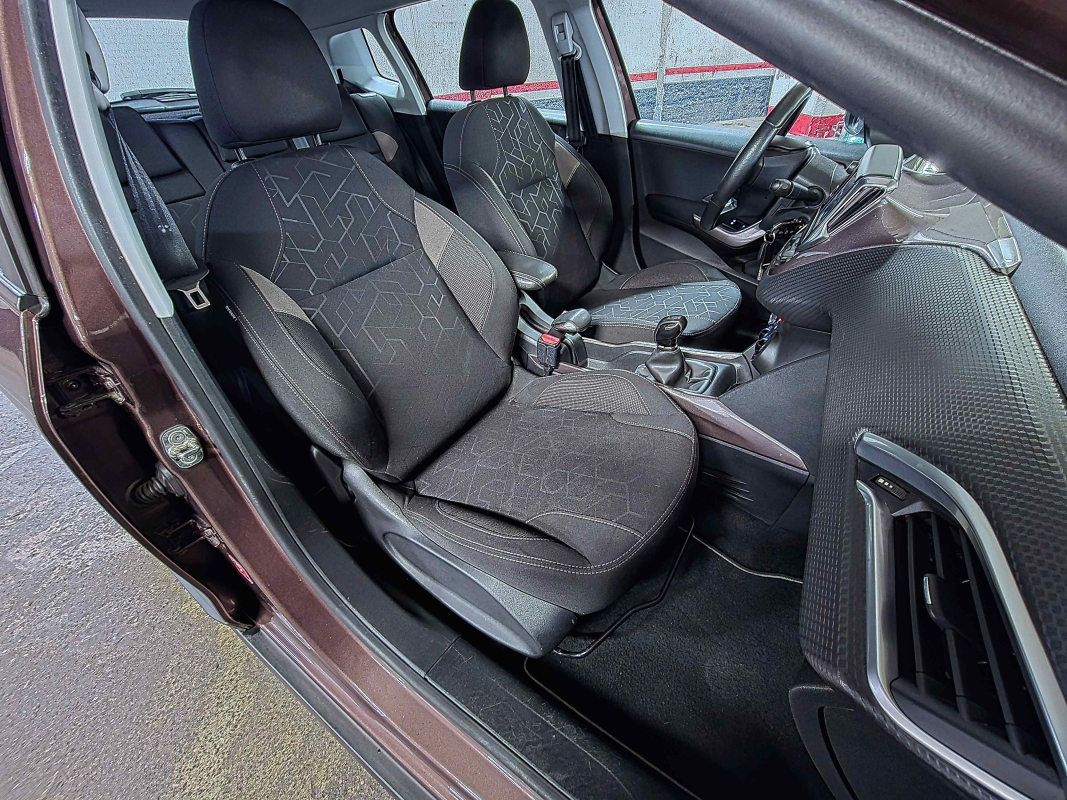 Peugeot 2008 — 25
