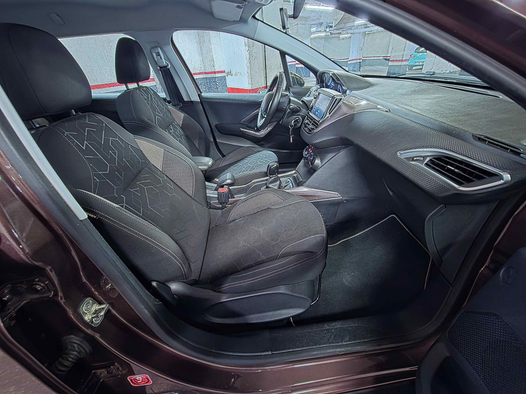 Peugeot 2008 — 27