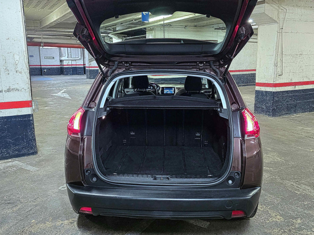 Peugeot 2008 — 8