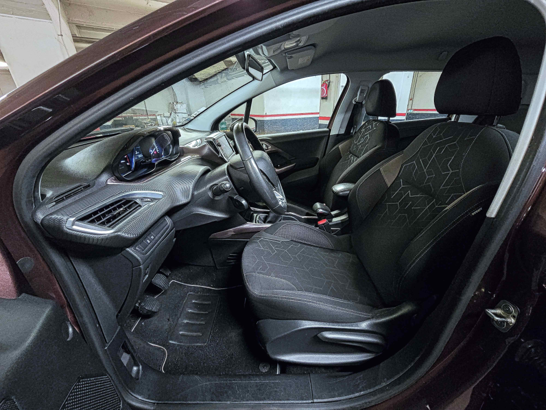 Peugeot 2008 — 15