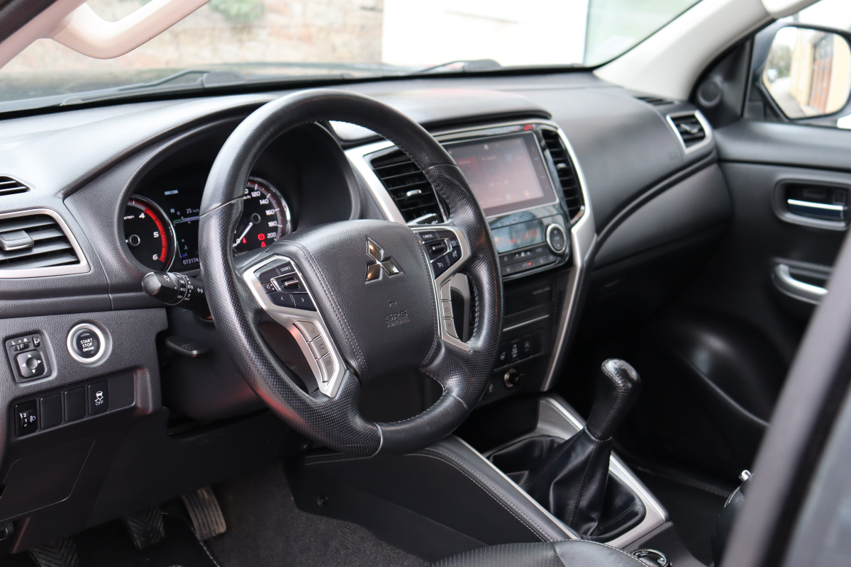 Mitsubishi L200 — 27