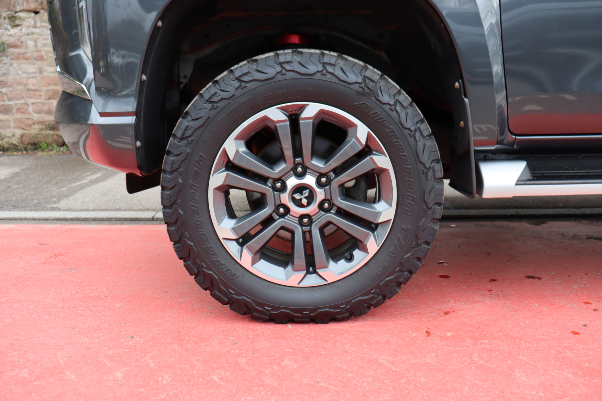 Mitsubishi L200 — 31
