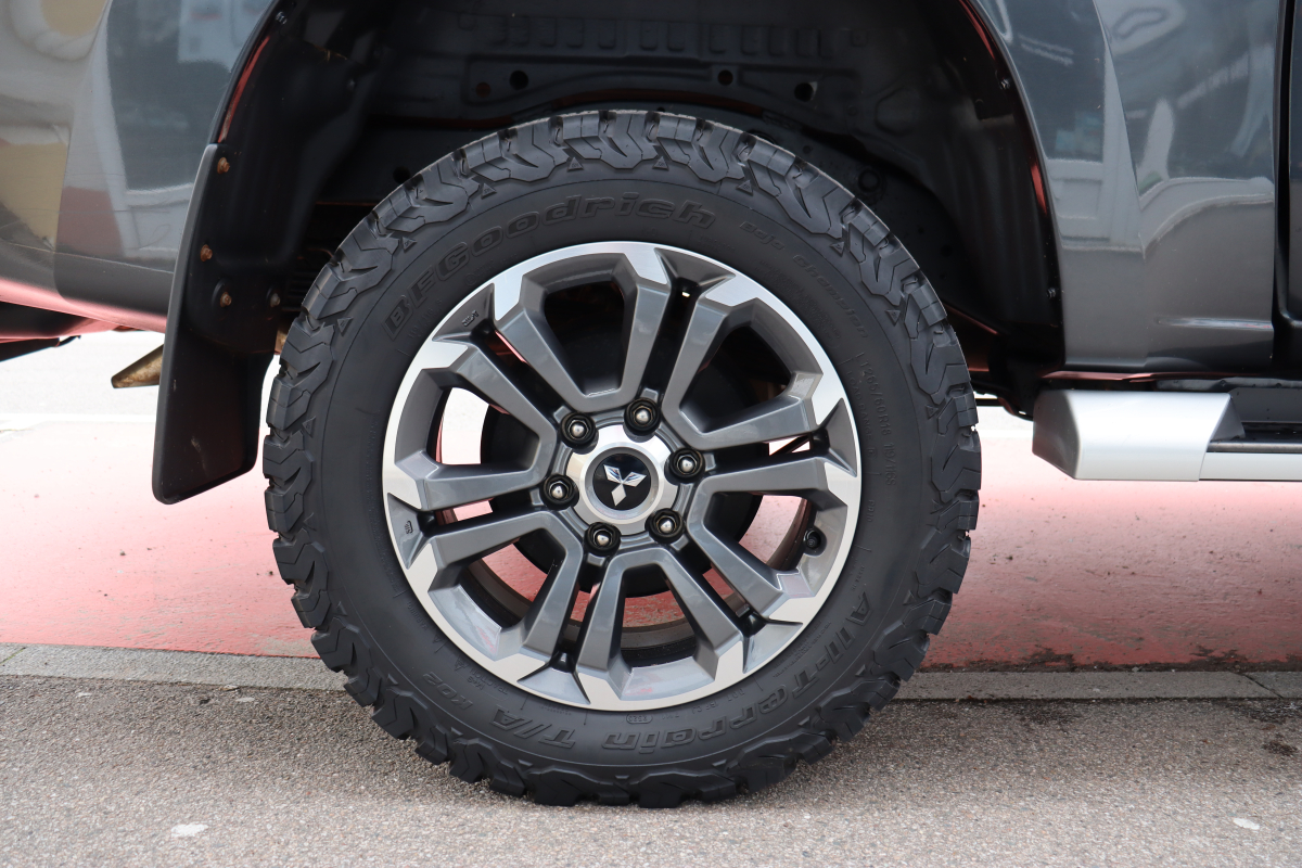 Mitsubishi L200 — 33