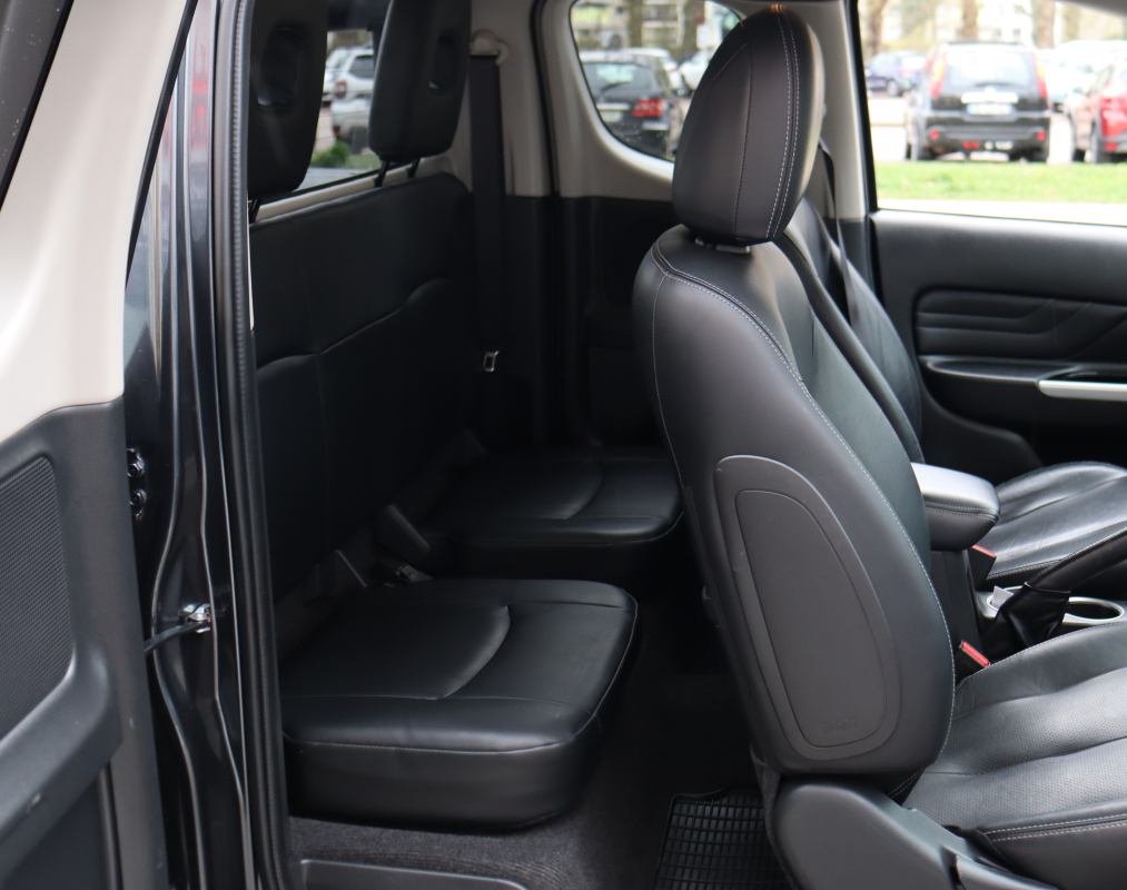 Mitsubishi L200 — 29