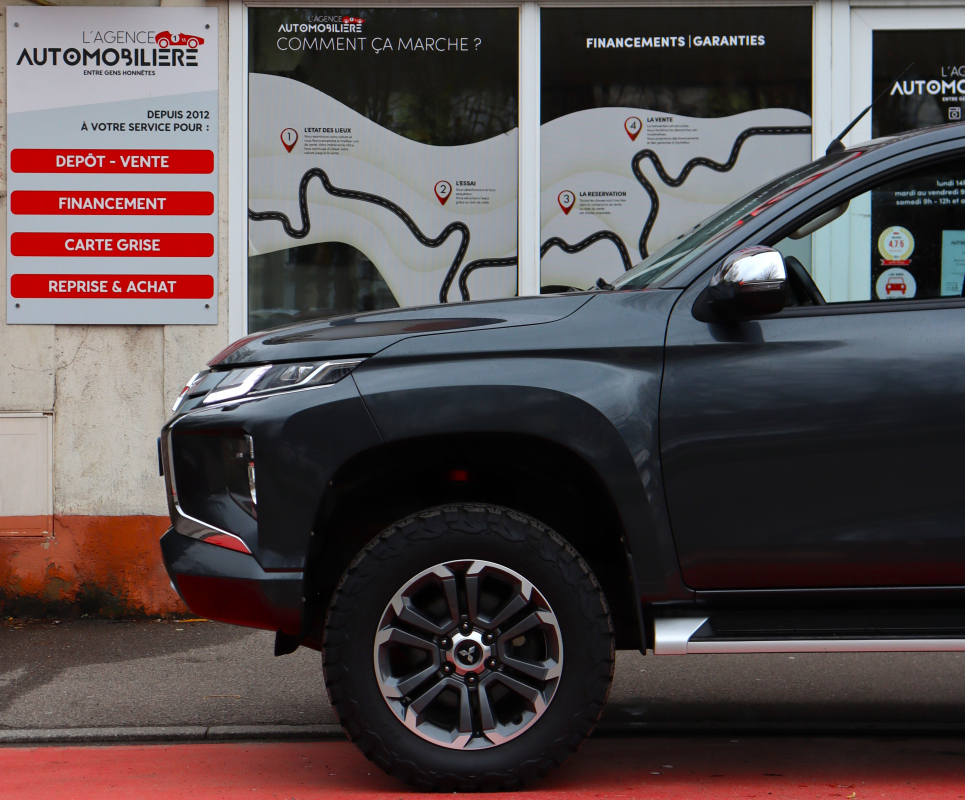 Mitsubishi L200 — 9