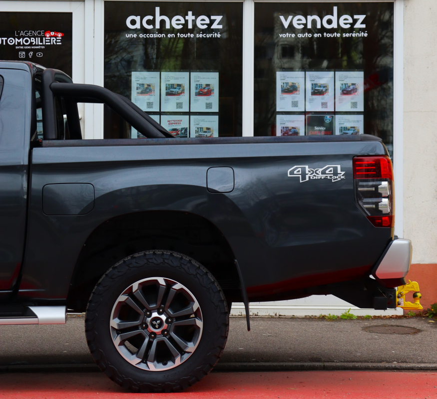 Mitsubishi L200 — 10