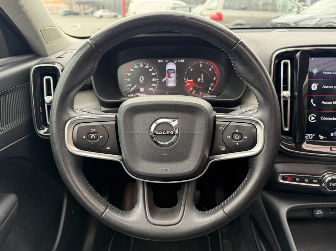 Volvo XC40 — 13