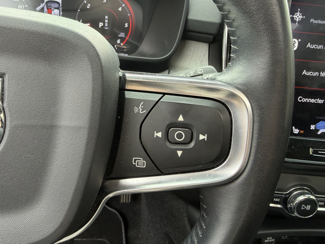 Volvo XC40 — 16