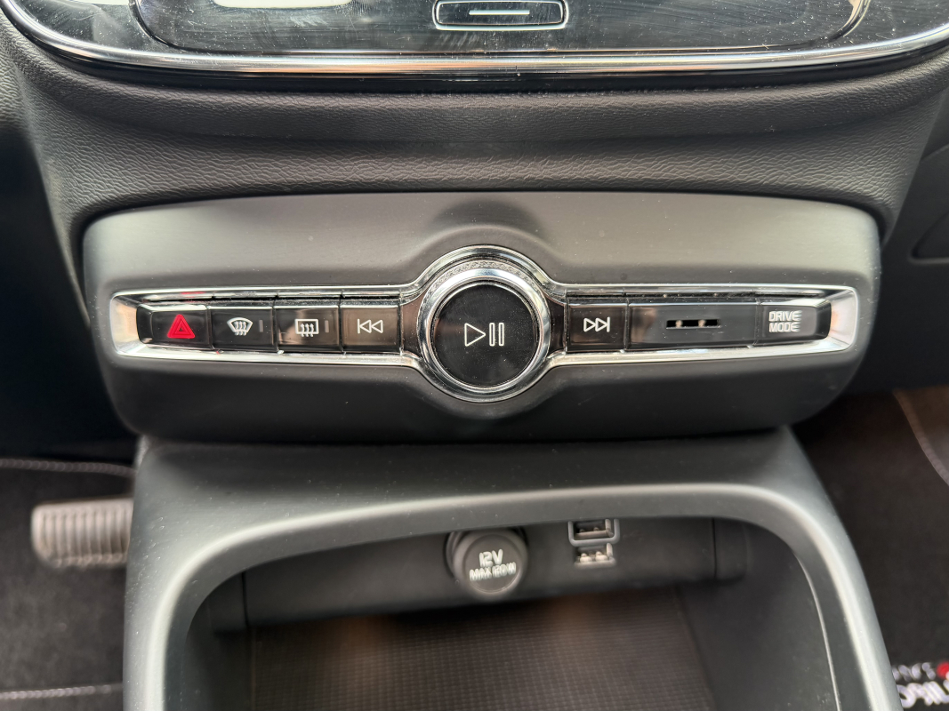 Volvo XC40 — 20