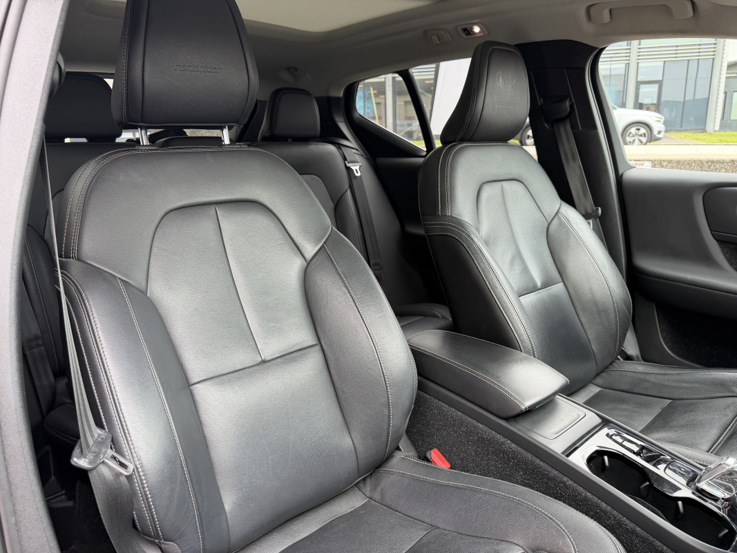 Volvo XC40 — 26