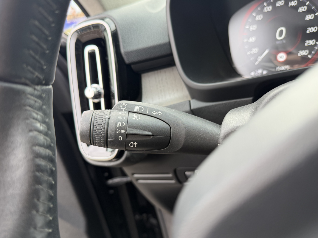 Volvo XC40 — 17