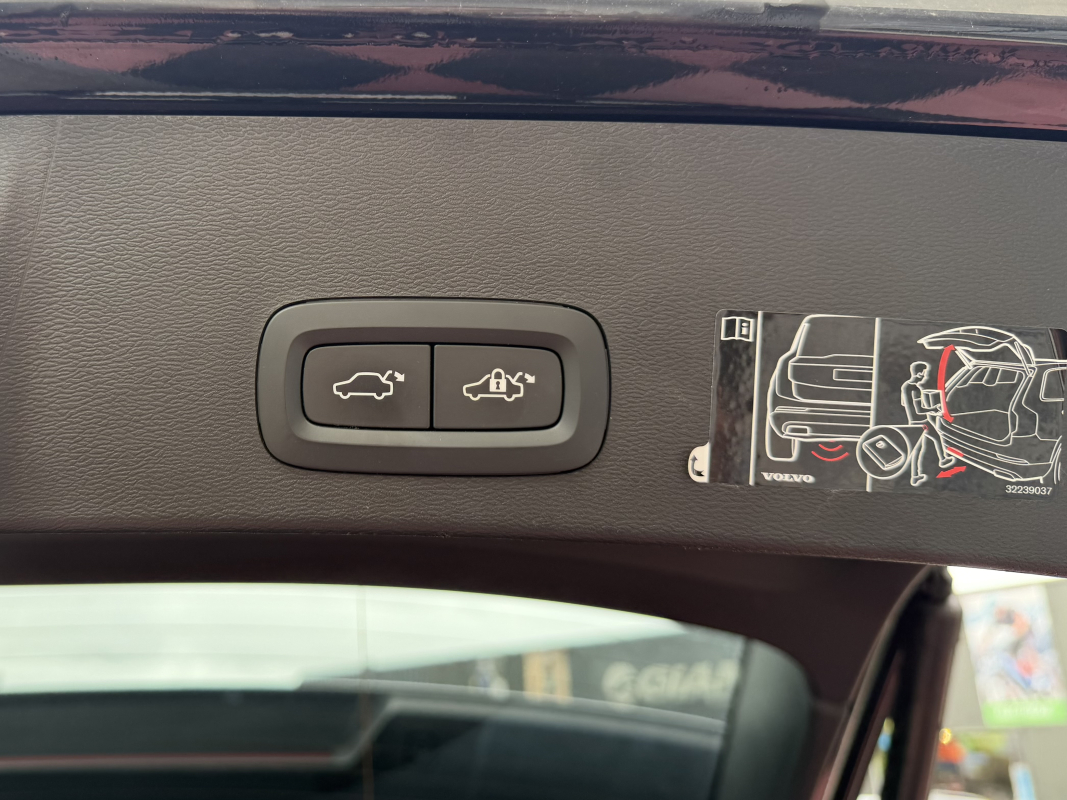 Volvo XC40 — 24