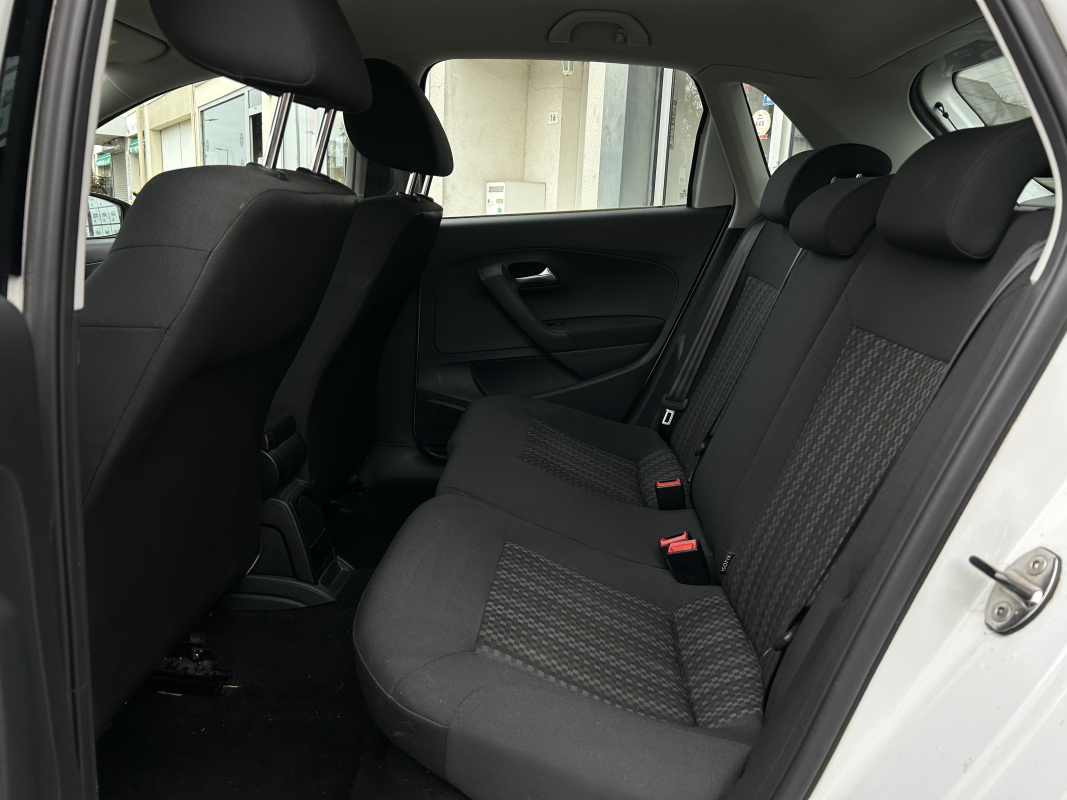 Volkswagen Polo — 18