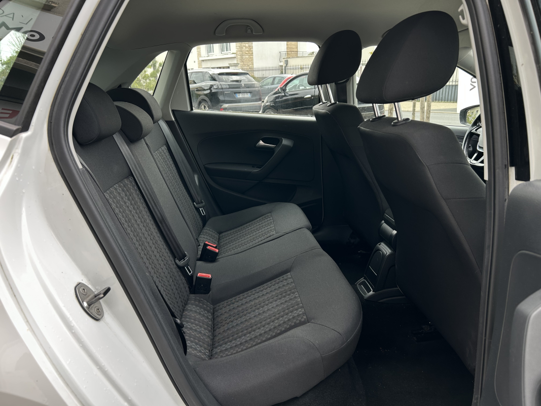 Volkswagen Polo — 17
