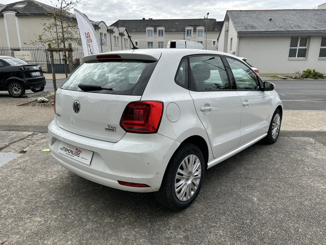 Volkswagen Polo — 5