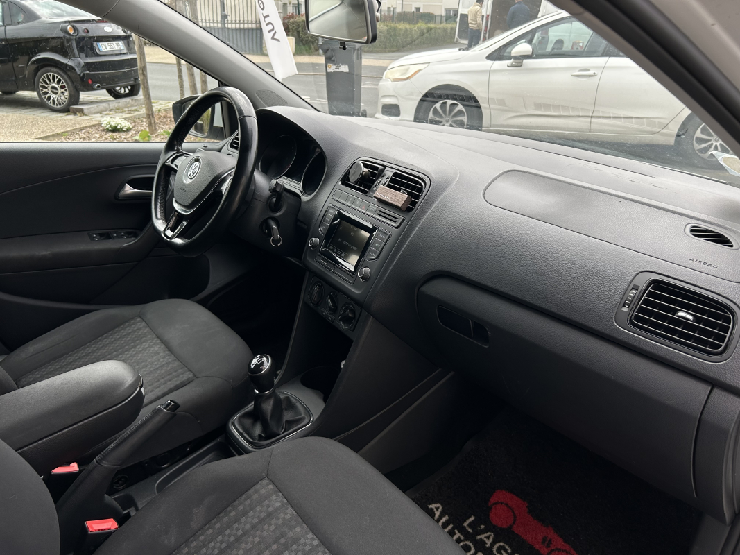 Volkswagen Polo — 12