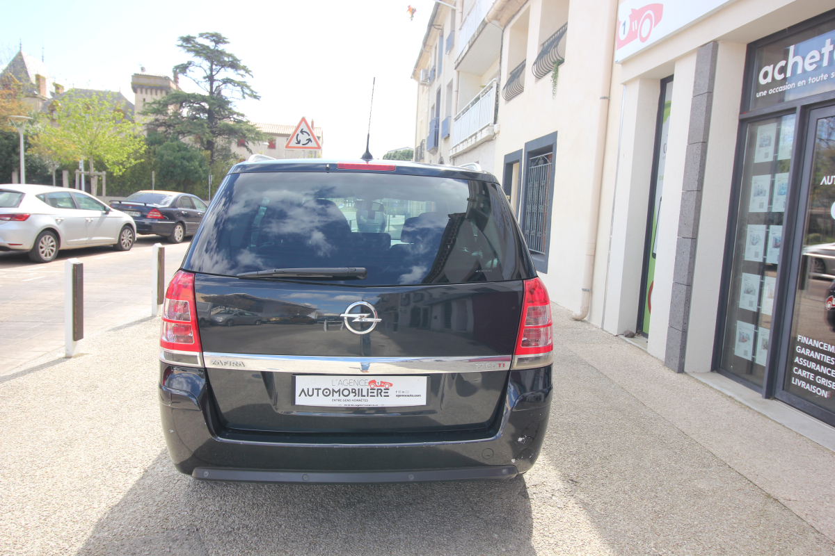 Opel Zafira — 4