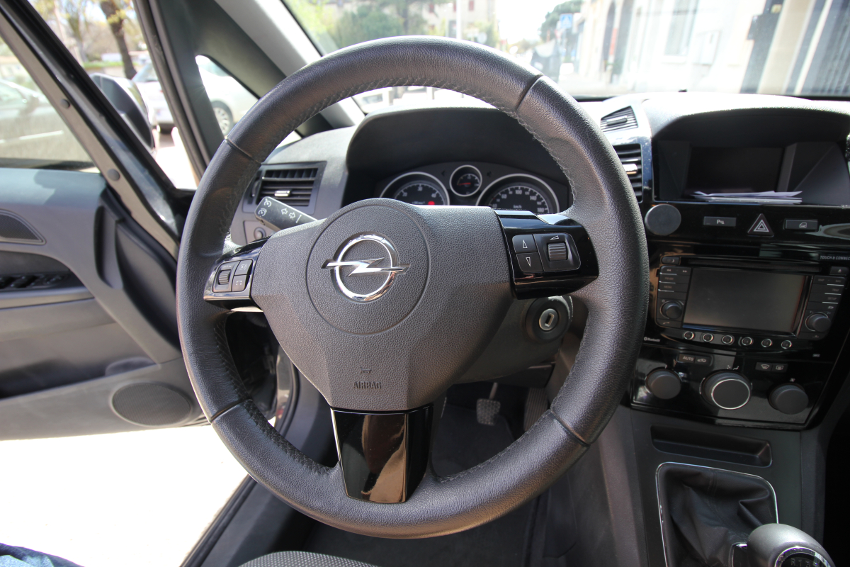 Opel Zafira — 12