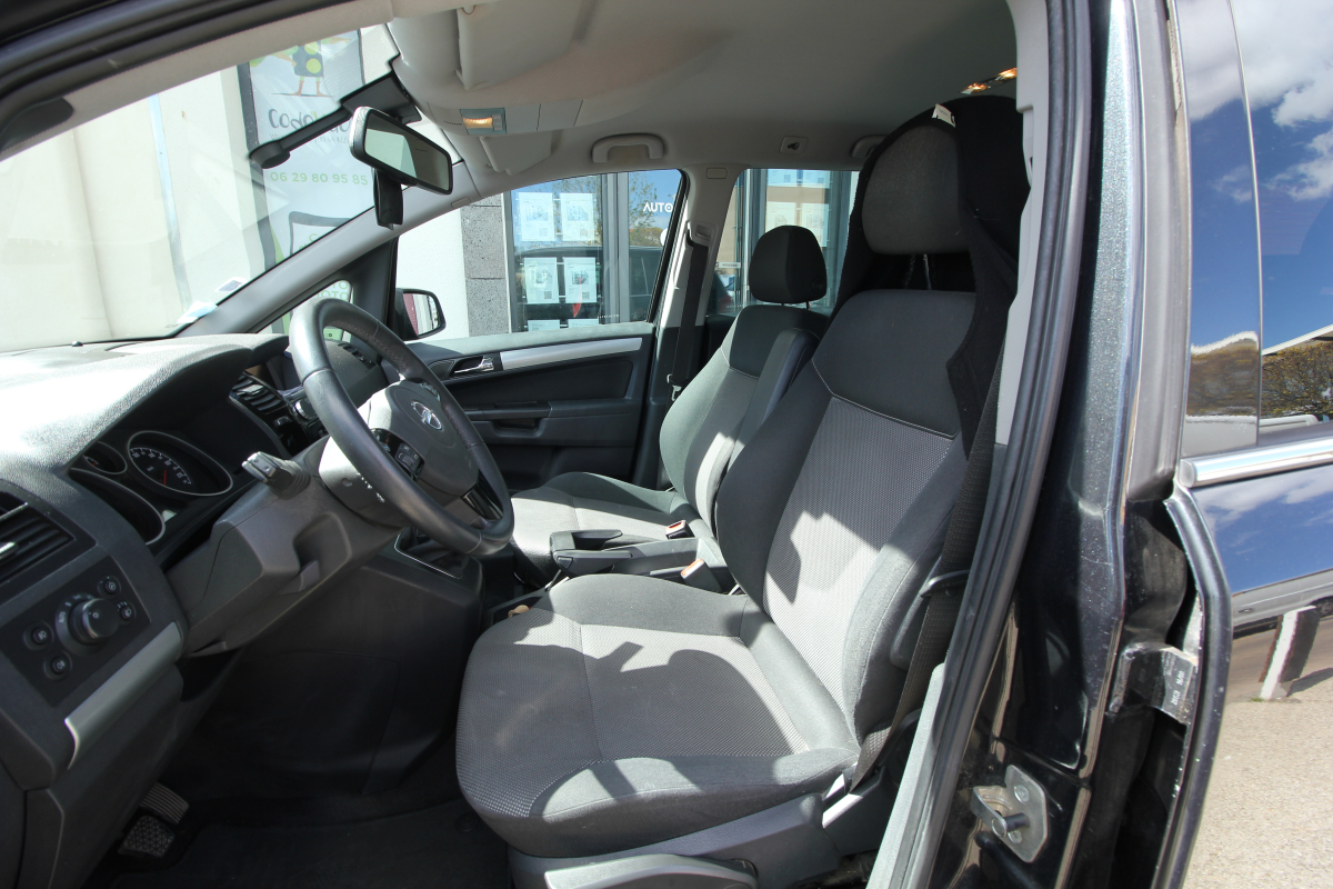 Opel Zafira — 9