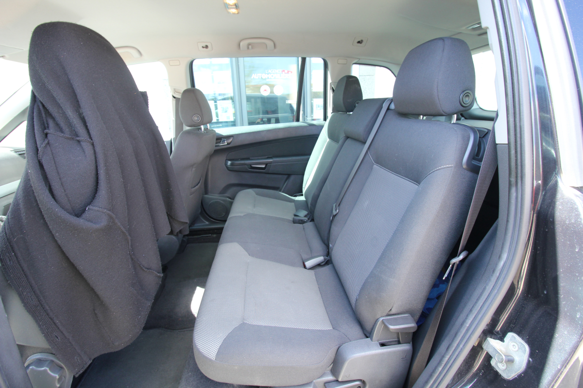 Opel Zafira — 18