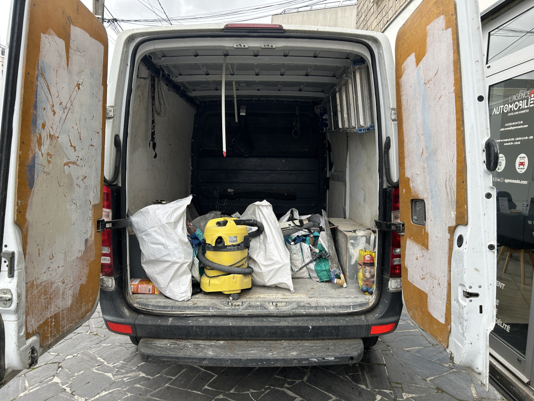 Mercedes Sprinter — 17