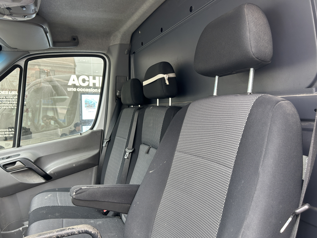Mercedes Sprinter — 12