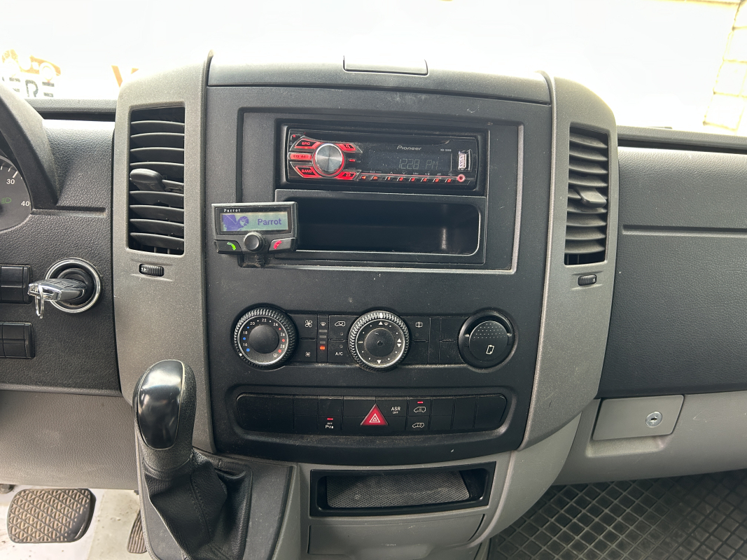 Mercedes Sprinter — 13