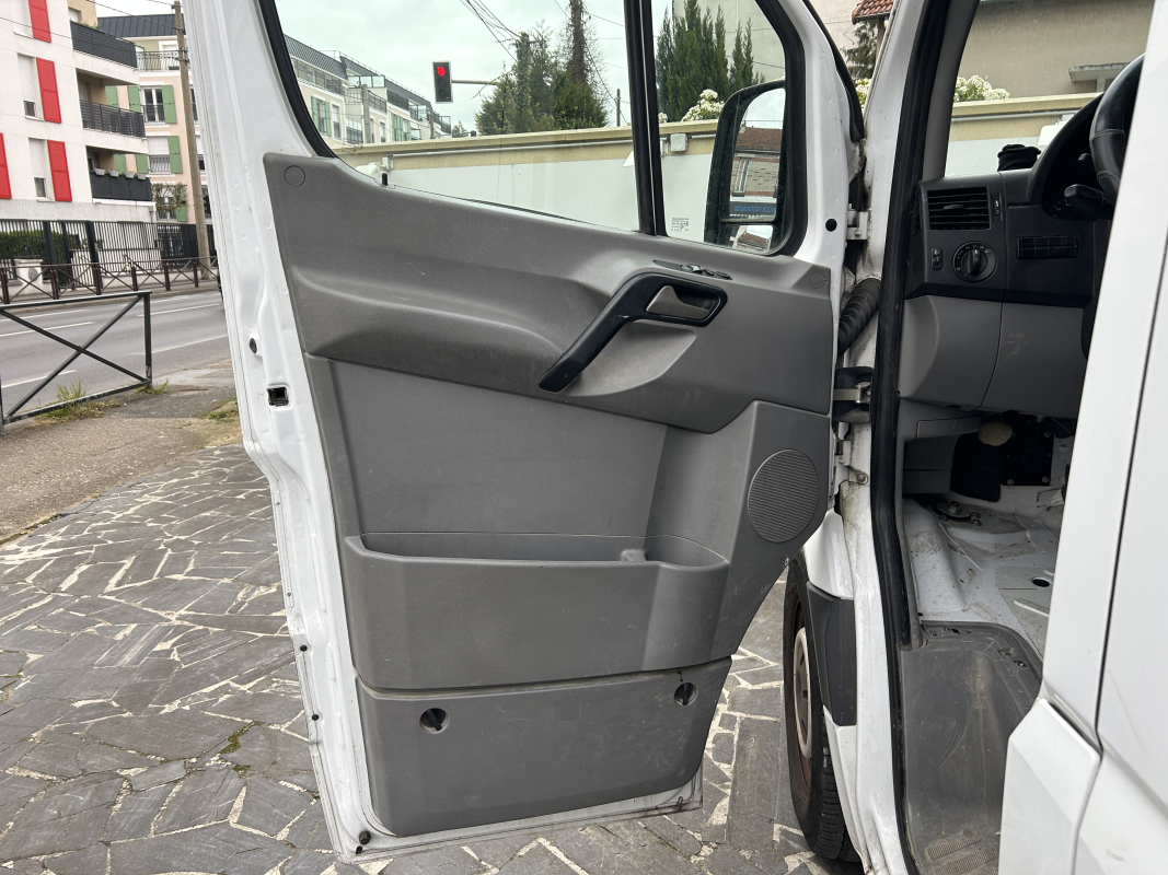 Mercedes Sprinter — 14