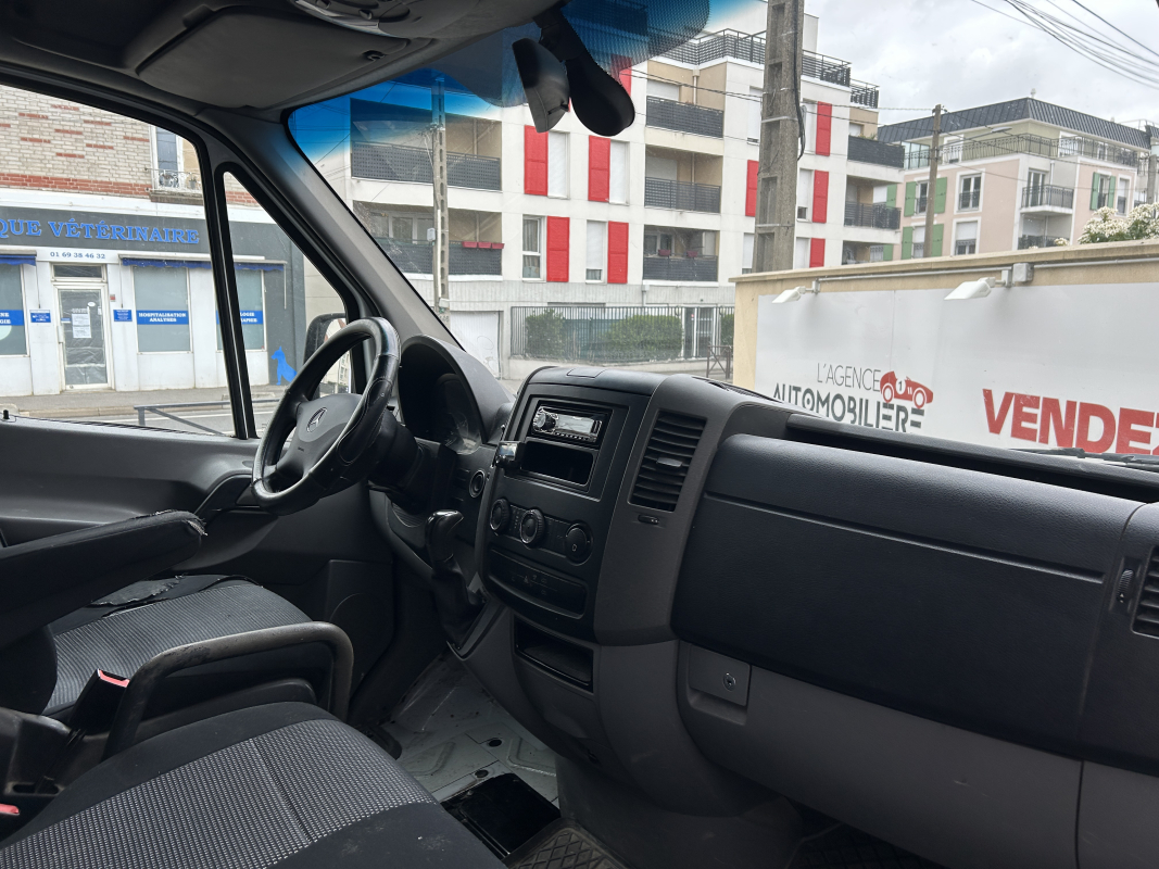 Mercedes Sprinter — 16