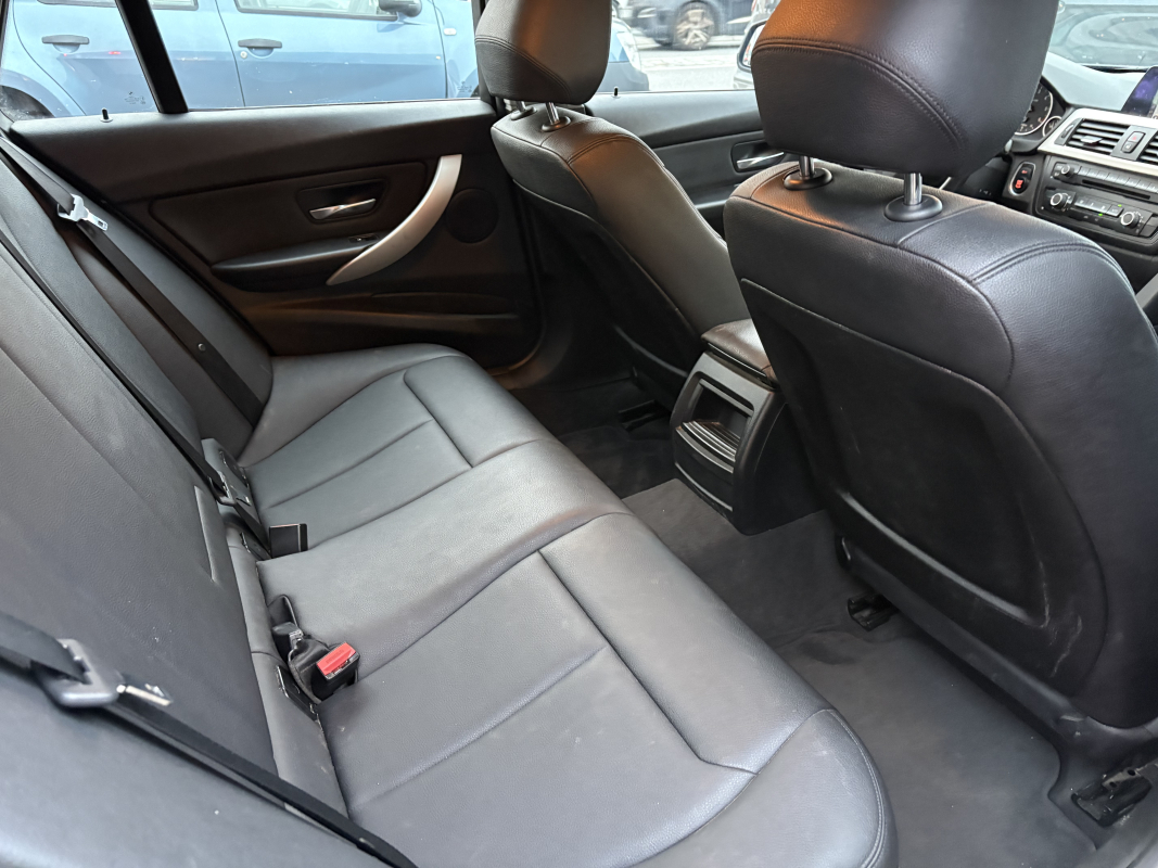 Bmw Bmw Serie 3 — 18