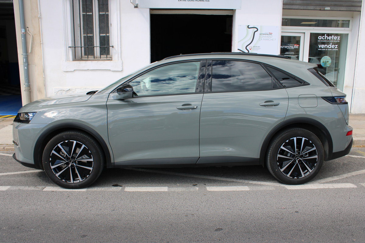 DS DS7 — 8