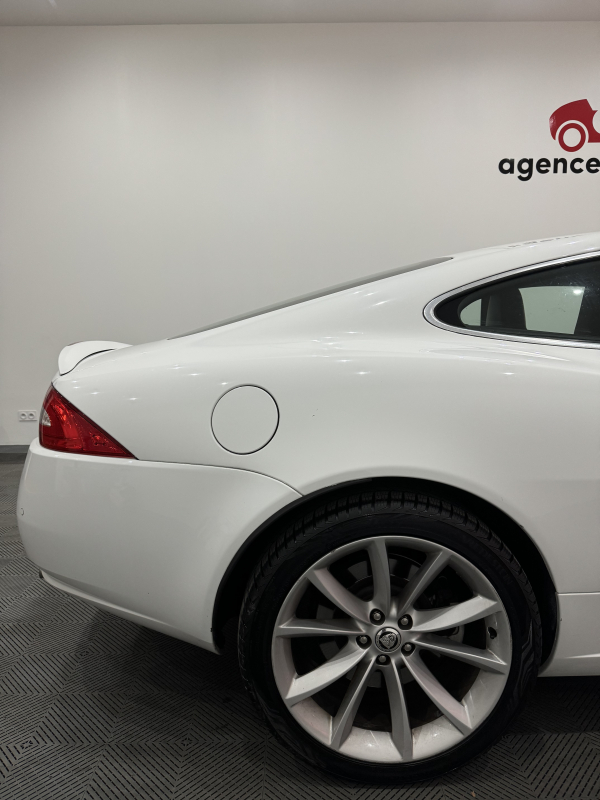 Jaguar XK — 18