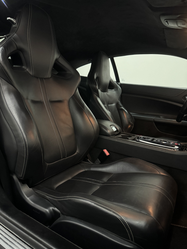 Jaguar XK — 12