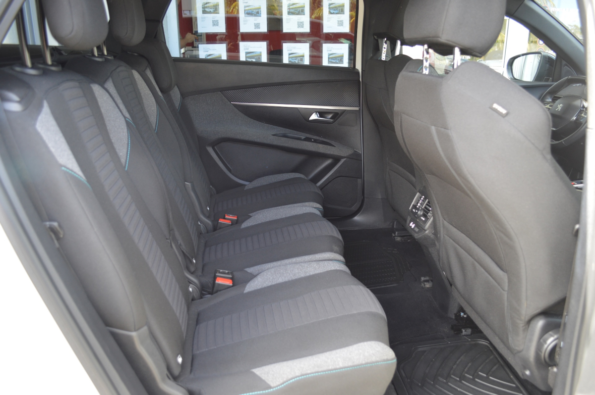 Peugeot 5008 — 11