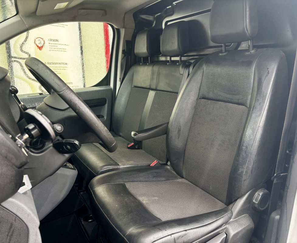 Opel Vivaro — 12
